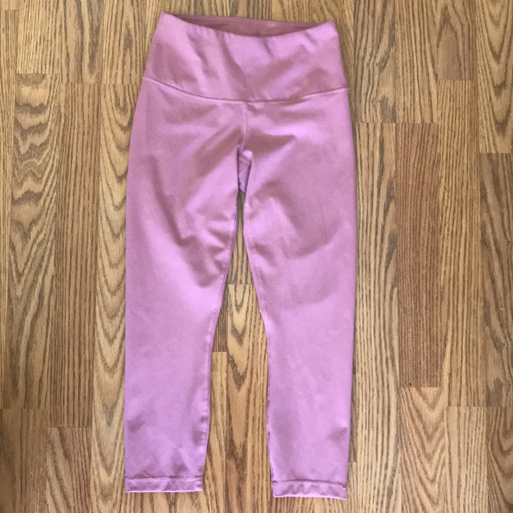 Pink cropped yoga pant